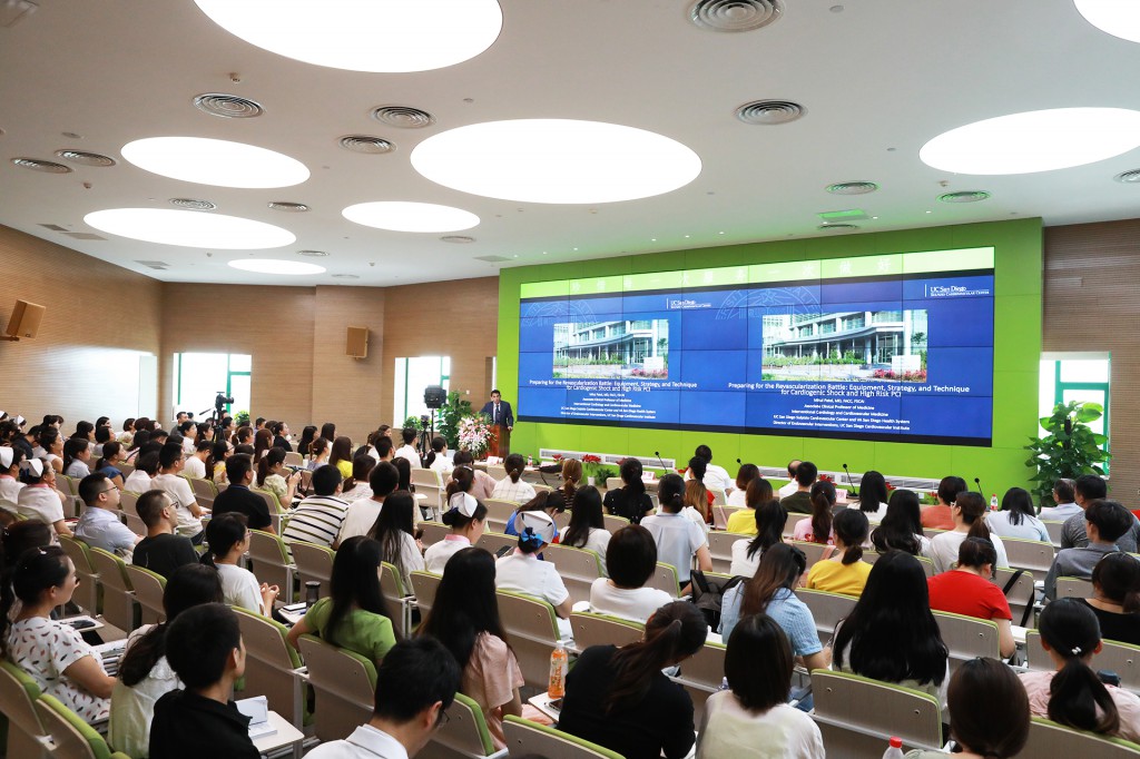 美國斯克里普斯醫(yī)院專家到西安國際醫(yī)學中心進行學術交流