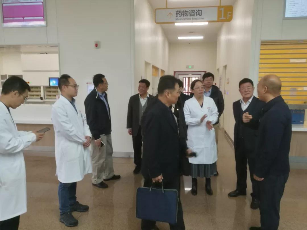 陜西省藥監(jiān)局一級巡視員任彥保帶隊調(diào)研西安國際醫(yī)學中心藥學工作情況