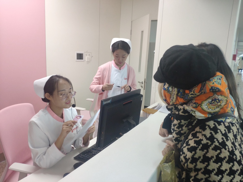 【一點資訊】健康陜西報道—公益在路上，西安國際醫(yī)學中心醫(yī)院腫瘤免費篩查行動溫暖人心