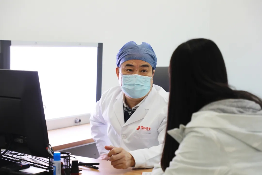 戰(zhàn)疫是英雄 救治是楷模——西安國際醫(yī)學(xué)中心醫(yī)院支援湖北醫(yī)療隊(duì)隊(duì)員返崗工作干勁十足