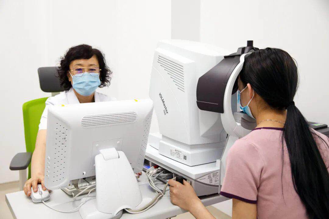 眼睛干澀、看不清字？ 快來(lái)這里檢查