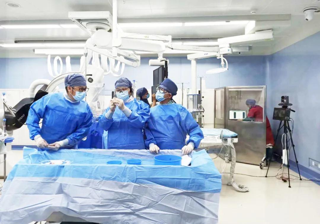 “左心耳封堵+卵圓孔未閉封堵” ——西安國際醫(yī)學中心醫(yī)院“一站式”手術為患者除“心”疾