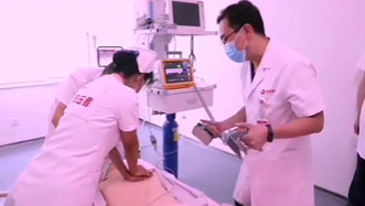 快來人！邁克需要搶救！