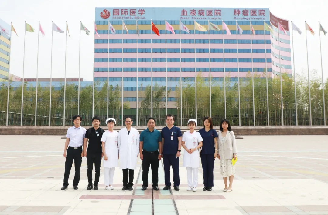 中國(guó)超聲醫(yī)學(xué)工程會(huì)馬曉猛秘書長(zhǎng)一行來(lái)我院參觀座談