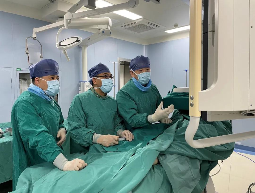 腹壁出現(xiàn)“蚯蚓狀”血管，布加綜合征惹的禍！