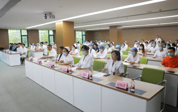 安全用械 守護健康——我院舉辦首屆“急救、生命支持類設(shè)備安全使用月”活動