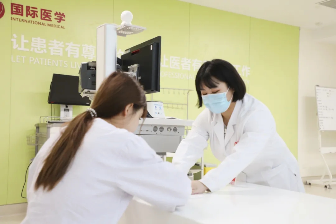 出院手續床前辦理，「移動結算車」便民又惠民！