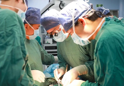 心尖上的舞者——記西安國際醫(yī)學(xué)中心醫(yī)院心臟外科團隊