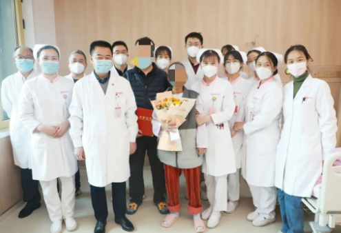 215天守護，2000多頁病例， 這位女士終見彩虹