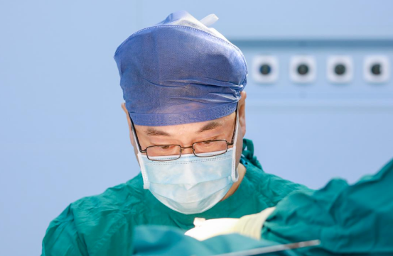 7歲遭遇油罐爆炸！單親媽媽“浴火重生”擺脫“異類”標(biāo)簽