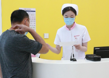 大口吃肉，大碗喝酒！胰腺炎、膽結(jié)石可能已經(jīng)在路上了