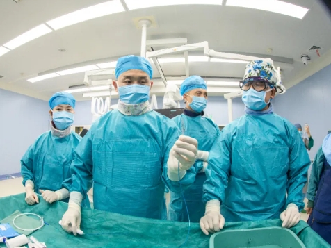 高血壓微創(chuàng)介入診療取得突破！我院成功實(shí)施經(jīng)皮腎動脈去交感神經(jīng)術(shù)