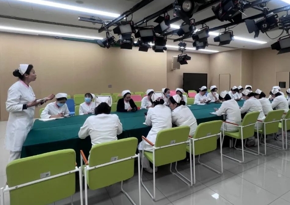 “互聯網+護理服務”全面升級，專業護理咨詢觸手可及