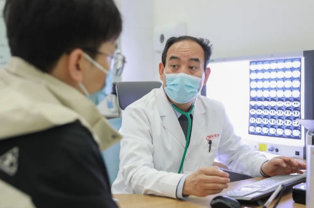 大醫(yī)之道|傅恩清：三十余載，呼吸防線的“工程師”