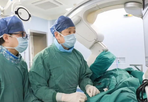 消化病醫院韓國宏院長入選2025年“全球前2%頂尖科學家榜單”